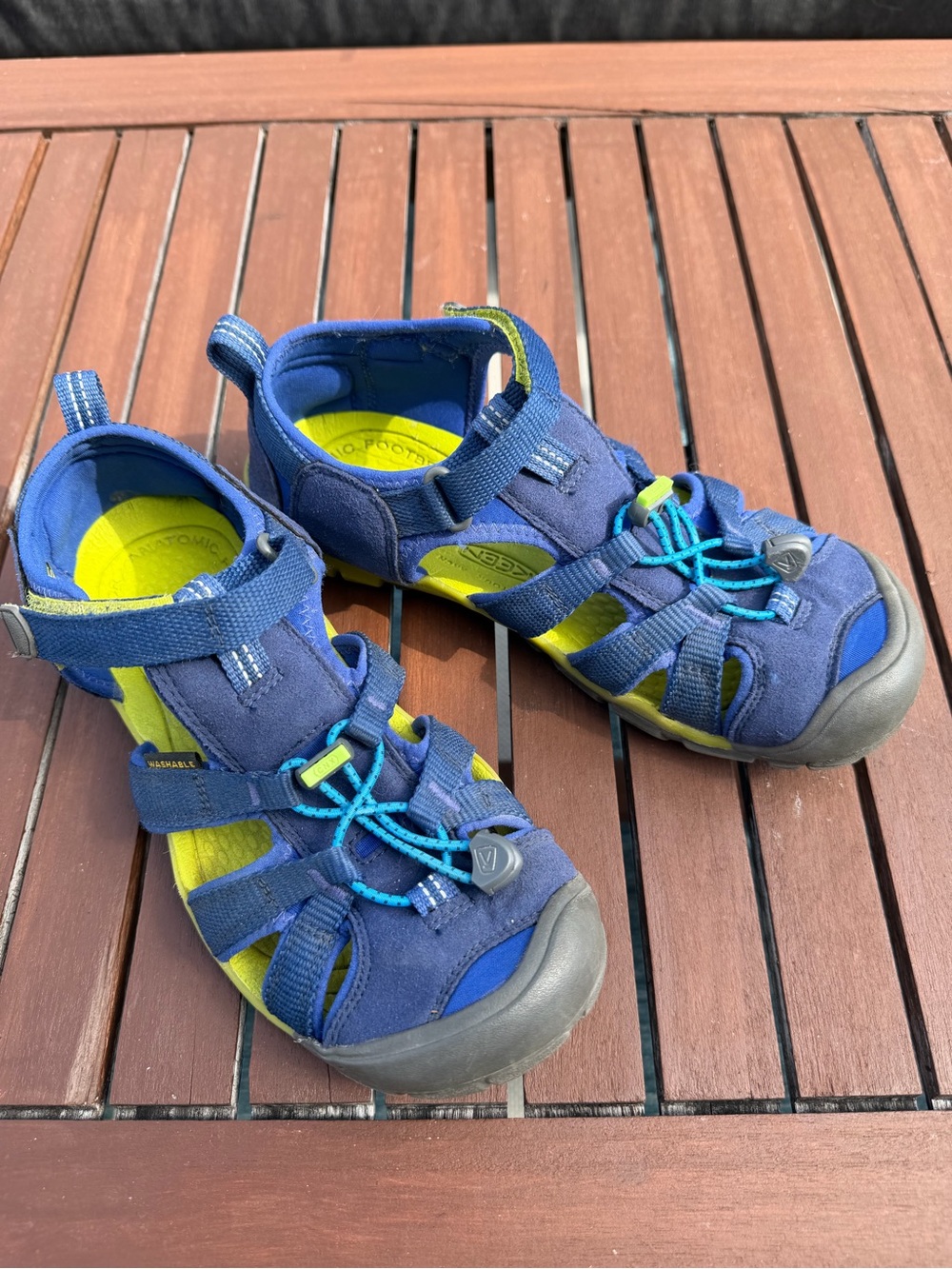 Keen Kids size 5 Navy Blue & Yellow-Green Closed-Toe Sandals